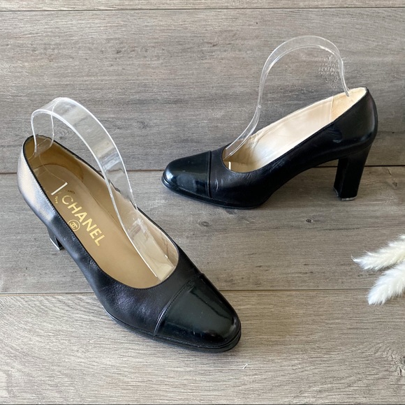 CHANEL Shoes - Chanel Black Pumps